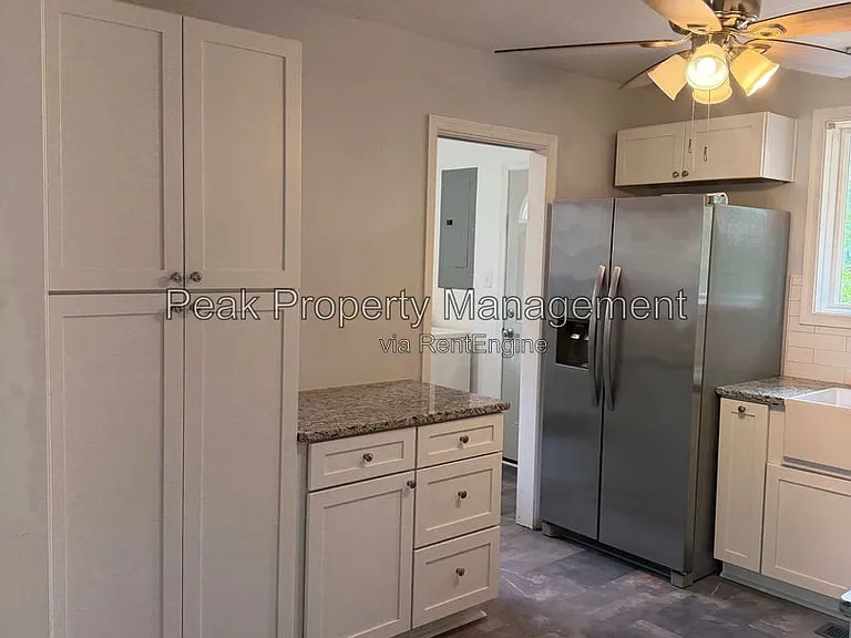 2119 Woodmont Dr — Photo 4