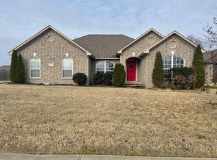 1914 Sandpiper Ave, Lowell, AR 72745