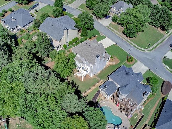 5th image of 204 Briarwood Ln