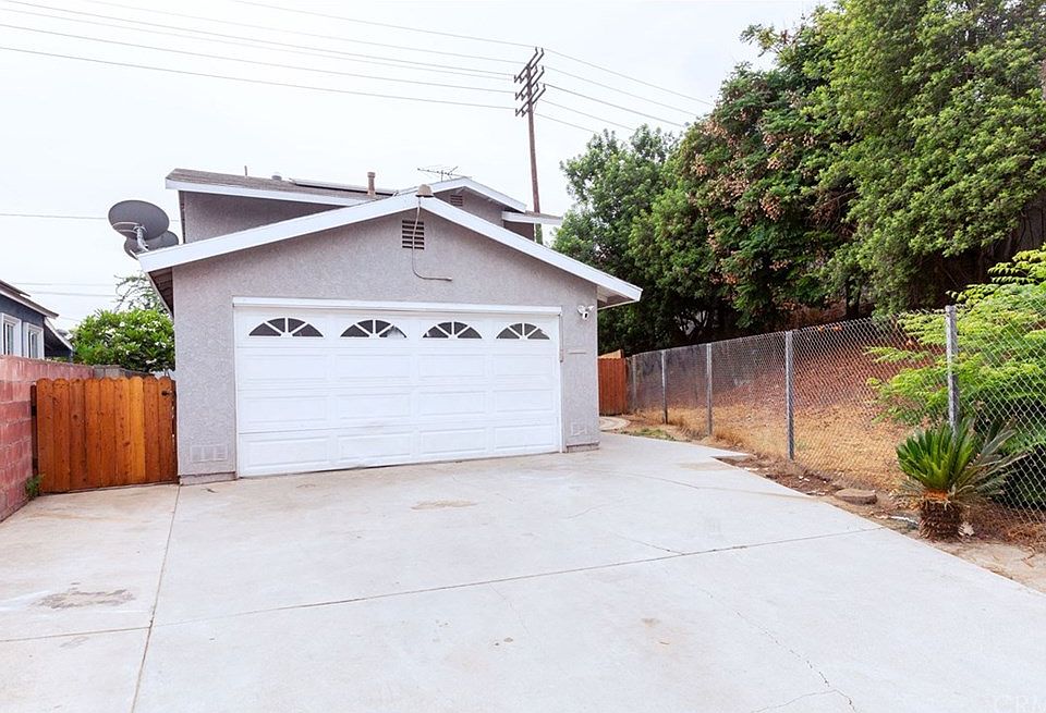 1st image of 10902 Cecilia St