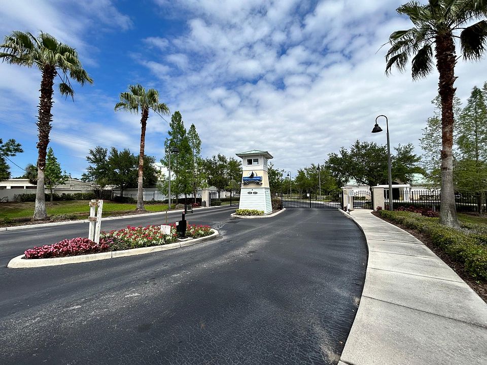Fairview Grande Entrance