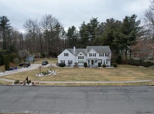 71 Evergreen Dr, East Longmeadow, MA 01028