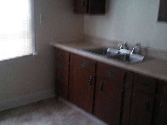 5th image of 128 Brunswick Blvd Lowr 1-