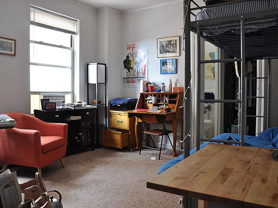 1st image of 2138 N Lincoln Park W #410