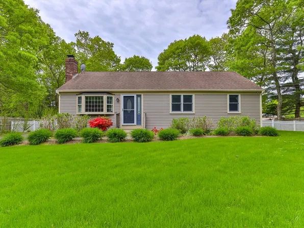 17 Outpost Ln, Barnstable, MA 02630