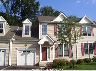 46 Fieldstone Ct #46, North Haven, CT 06473