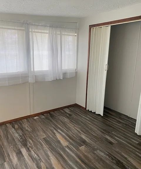 114 Cedar Pl — Photo 5