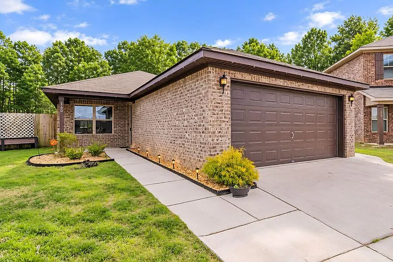 160 Winstead Cir
