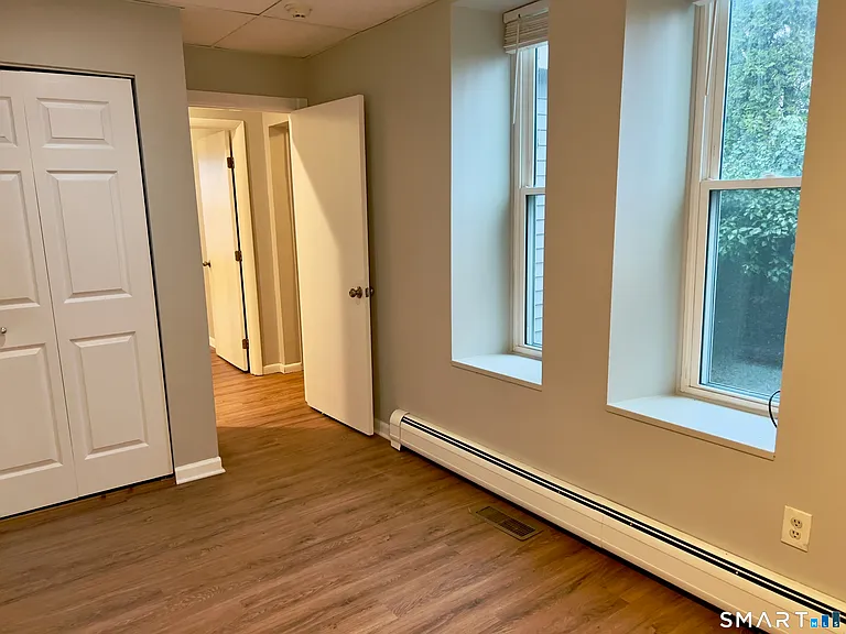 300-302 Soundview Ave — Photo 17