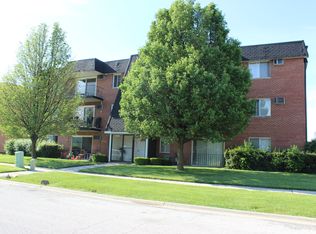 12850 Crestbrook Ct APT 3, Crestwood, IL 60445