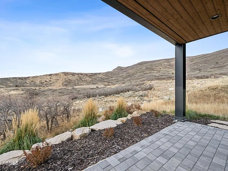 2005 Lookout Peak Cir — Photo 38