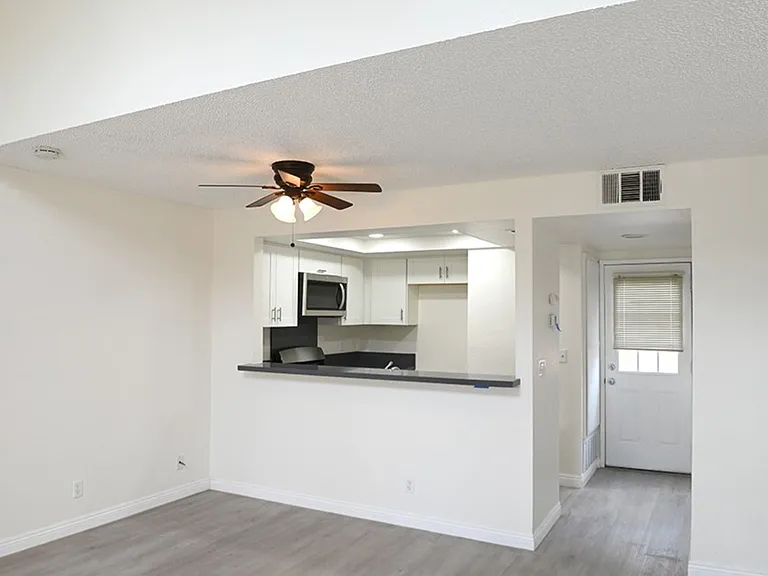 3573 Columbia Ave — Photo 2