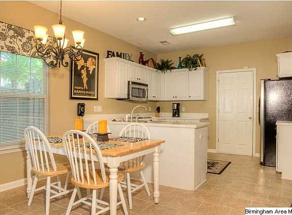 4th image of 3021 English Oaks Cir