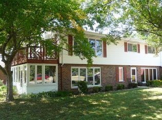 1336 Holiday Dr, Sandwich, IL 60548