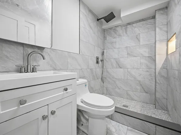 215 Schaefer Street image 15 of 18