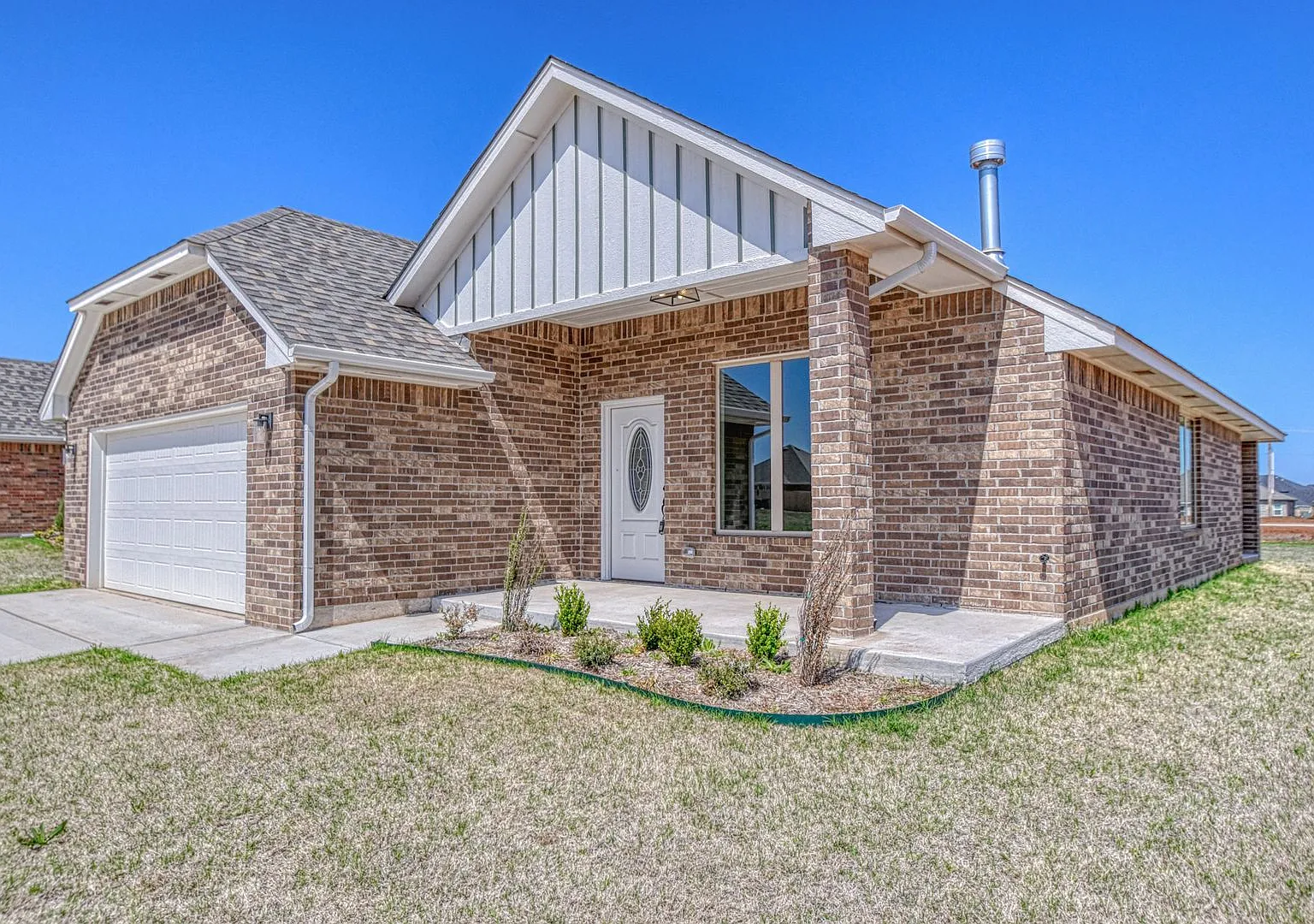 Move In Special: August Rent Free! — Photo 2