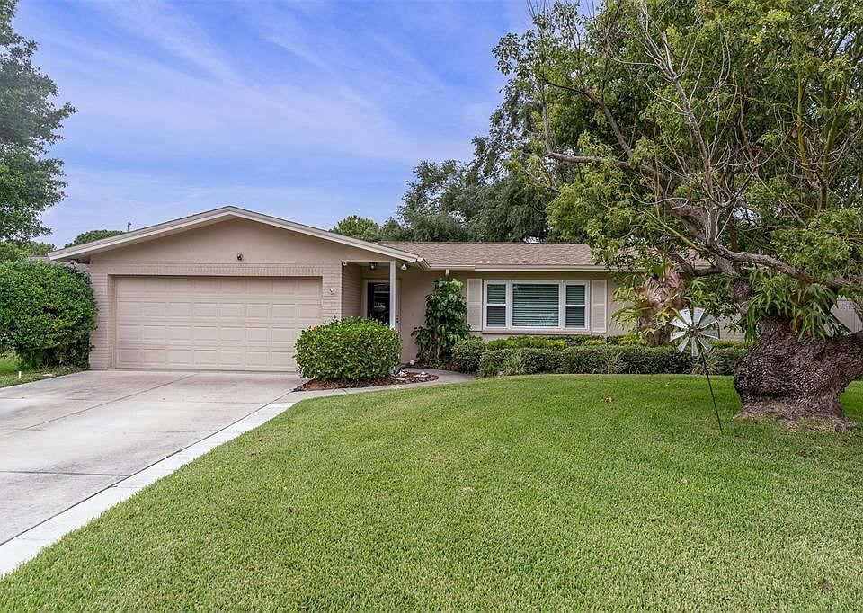1st image of 1520 Coachlight Way