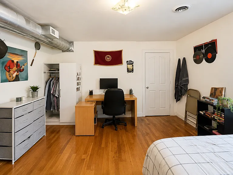 169 Windsor St #3 — Photo 5
