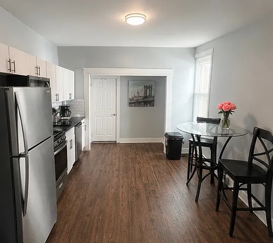 1 bed, 800 sqft, $1,650 — Photo 2