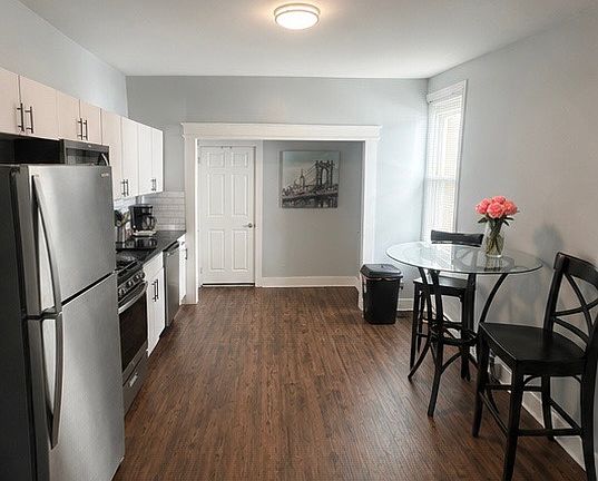 2nd image of 323 Fountain St #1