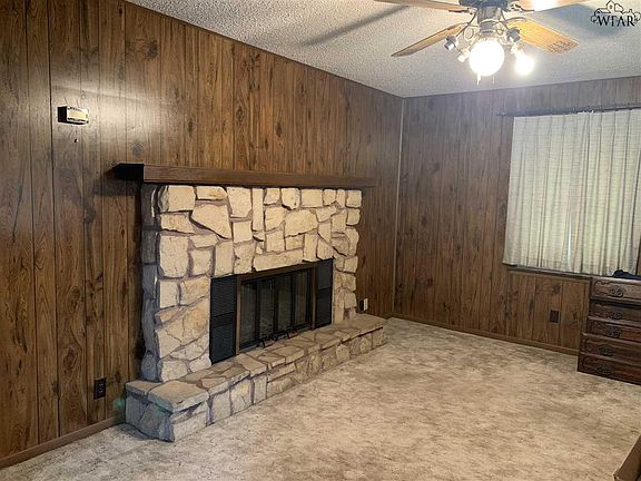 2nd image of 4661 Woodlawn