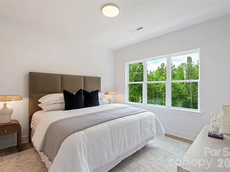 3423 Holabird Ln — Photo 20