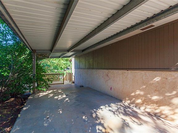 4th image of 10603 N Macarthur Blvd