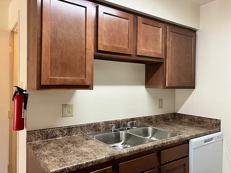 1917 Ridgecrest Dr SE #413 — Photo 8