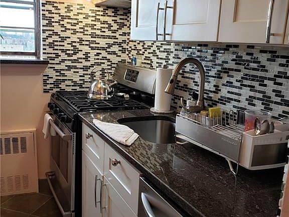 4th image of 3030 Johnson Ave #6C