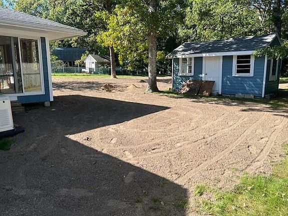 3rd image of 255 Long Pond Drive