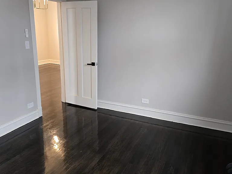 6416 S May St #UPPER — Photo 9