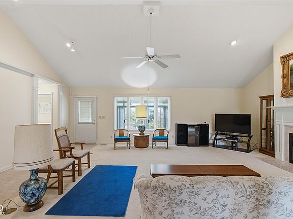 3rd image of 4511 N Christina Ln