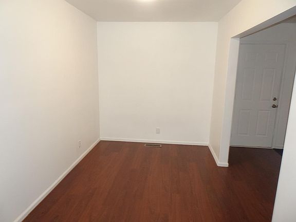 3rd image of 305 W Ostrander Ct
