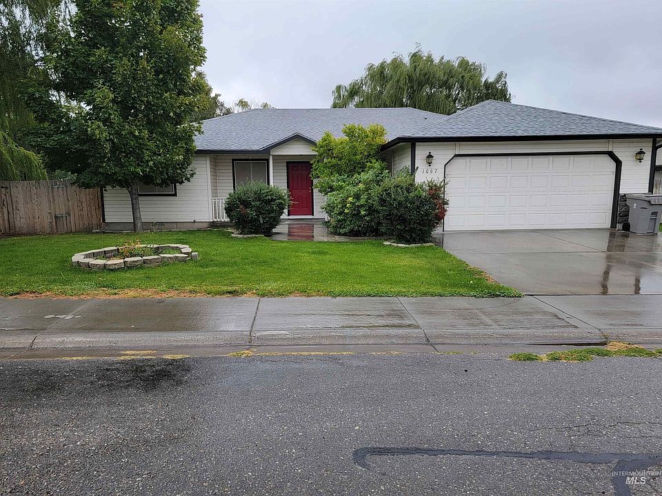 1067 Rockridge St, Mtn Home, ID 83647 Zillow