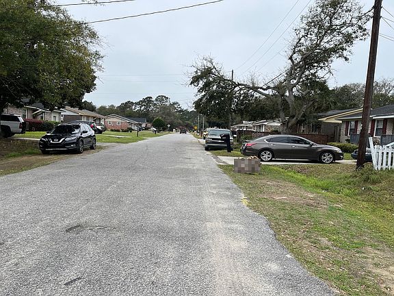 5th image of 1540 Seacroft Rd