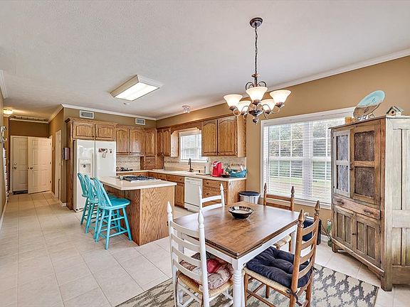 2nd image of 506 County Road 210