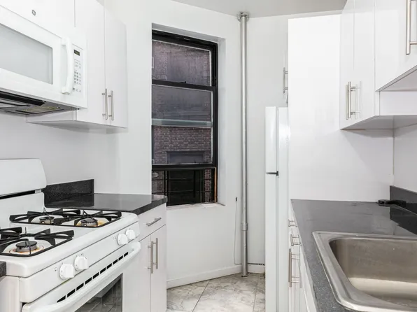 45 Thayer Street 1D image 2 of 7