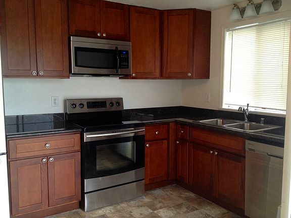 3rd image of 233 E 62nd St