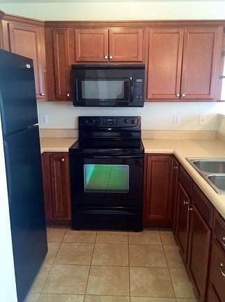 3rd image of 132 West Dr