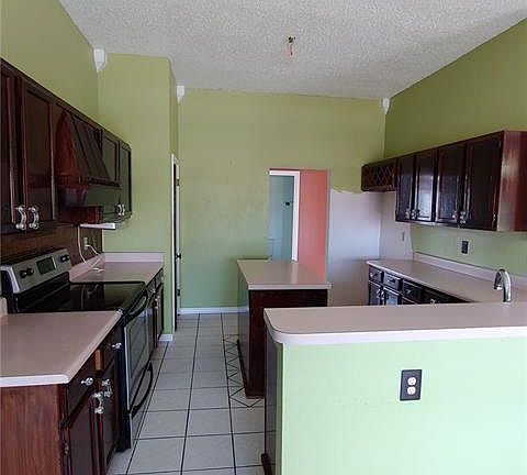 2nd image of 5170 Forest Park Ln
