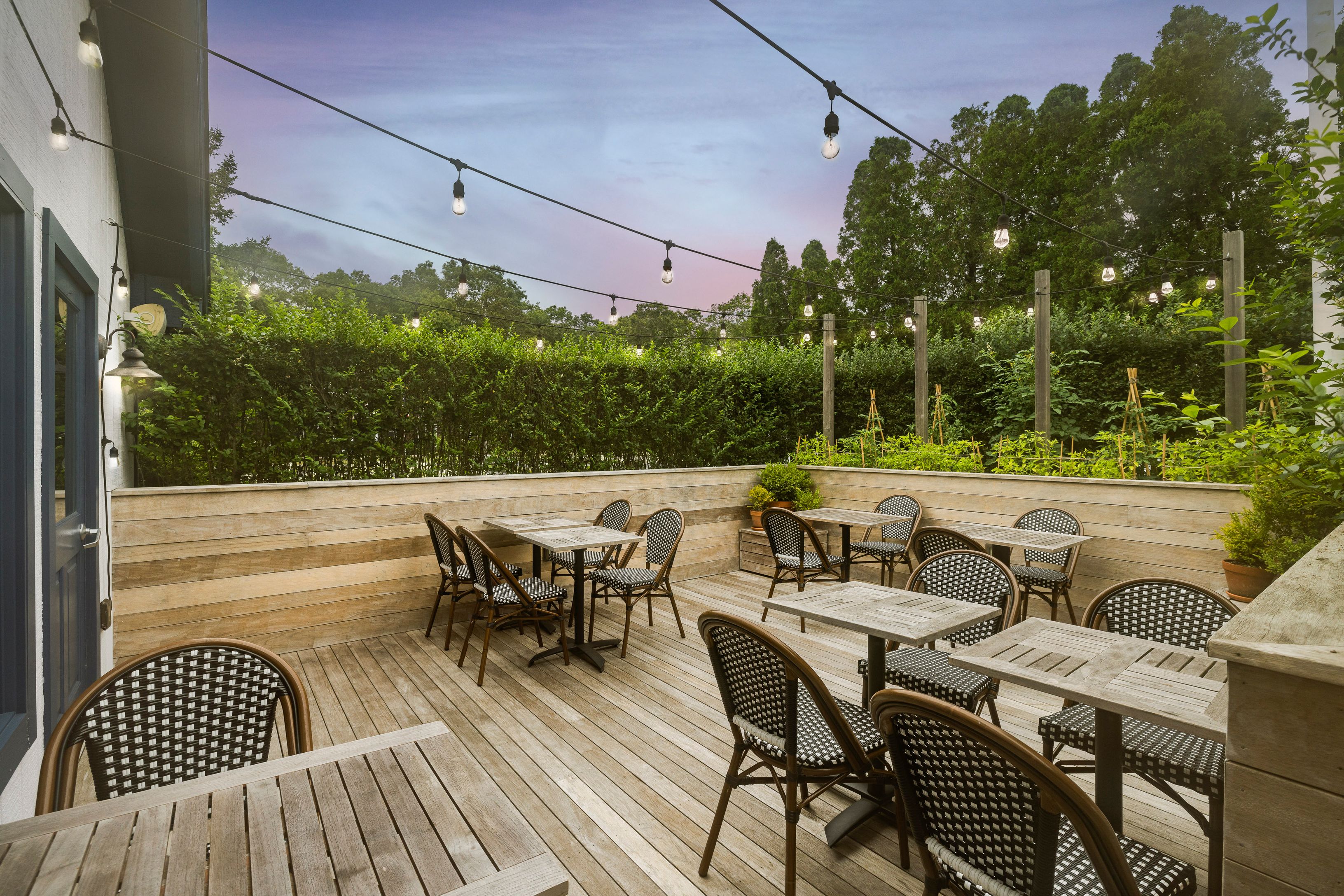 290 Montauk Hwy, East Hampton, NY 11937 Out East