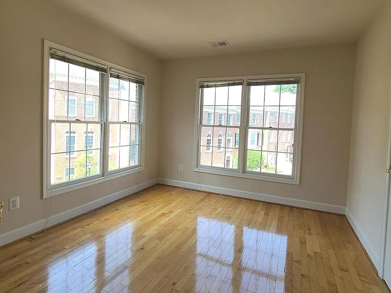 2511 Gadsby Pl — Photo 29
