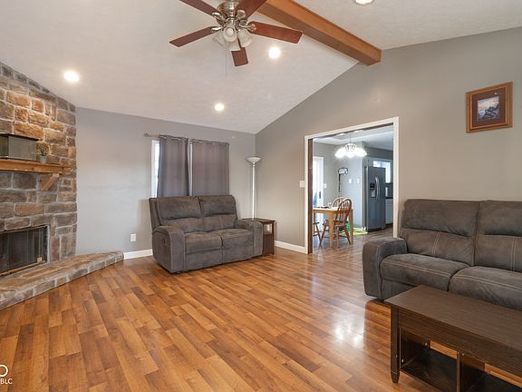 3rd image of 1323 Money Ln