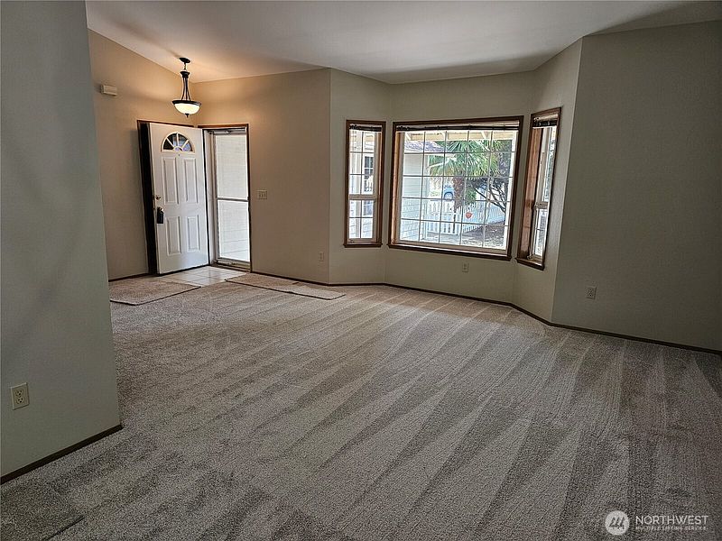 2nd image of 2306 Orchard Street S