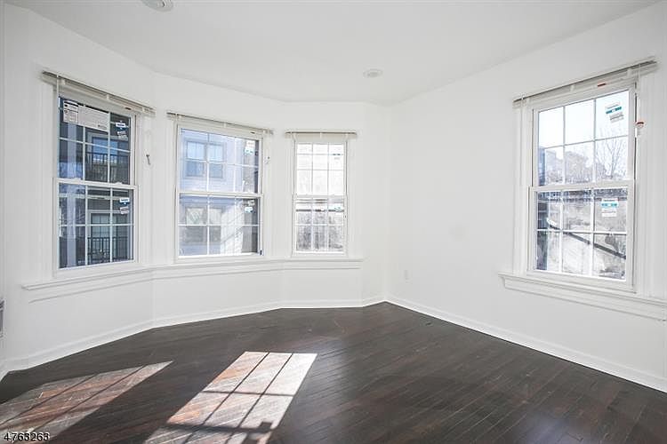 2nd image of 38 Early St