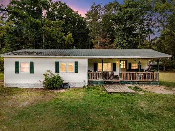 27 Summer Camp Ln, Gap Mills, WV 24941
