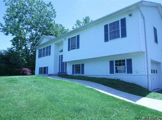 7 Laura Dr, New Paltz, NY 12561