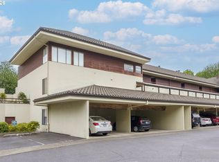 5250 S Landing Dr Unit 310, Portland, OR