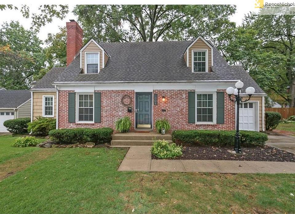 Welcome to 4801 W 57th Street, your new home in Roeland Park