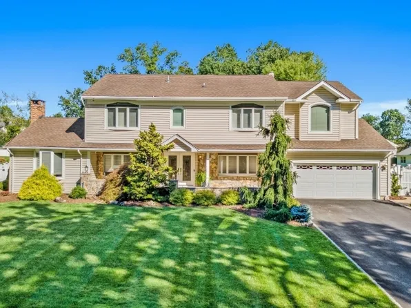 6 Fay Dr, East Hanover Twp., NJ 07936